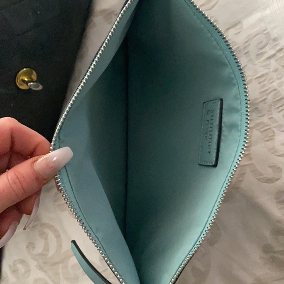 NWOT Summer and Rose studded clutch - Picture 3 of 4